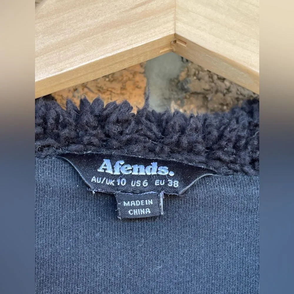Afends Sherpa hooded sweater small - Picture 6 of 11